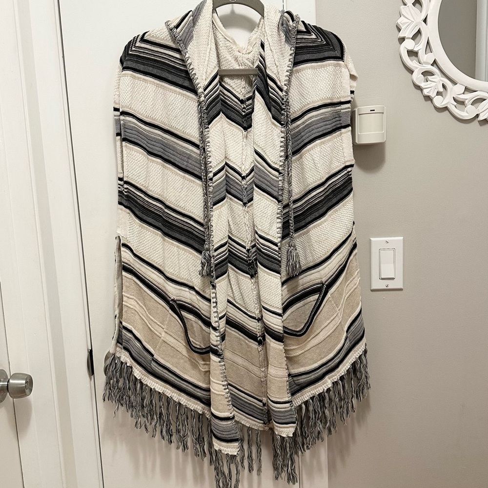 Anthropologie MOTH Calexico Fringe Vest Poncho Sweater Sleeveless Hooded XS/S - Picture 2 of 8